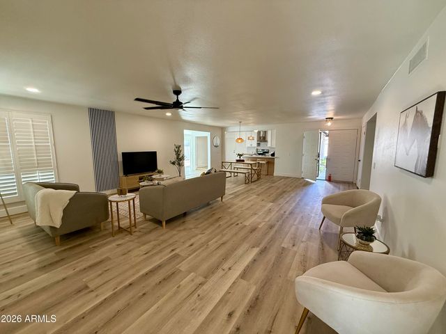 26220 S GLENBURN Drive, Sun Lakes, AZ 85248