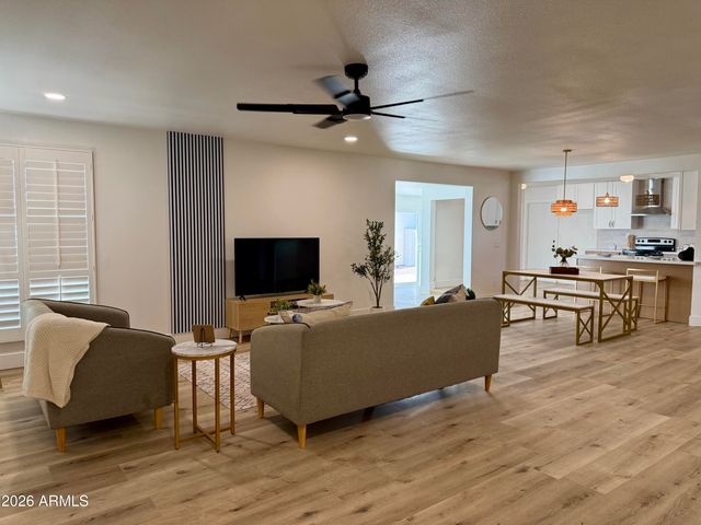 26220 S GLENBURN Drive, Sun Lakes, AZ 85248