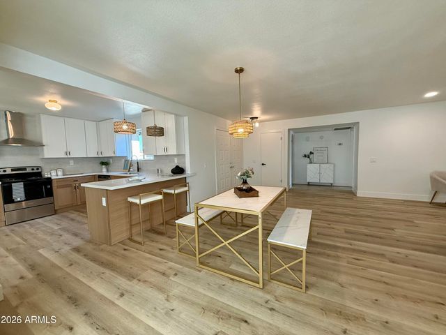 26220 S GLENBURN Drive, Sun Lakes, AZ 85248