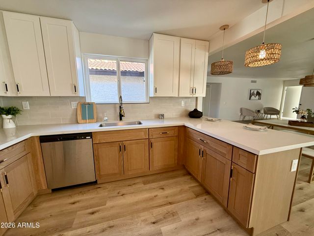 26220 S GLENBURN Drive, Sun Lakes, AZ 85248