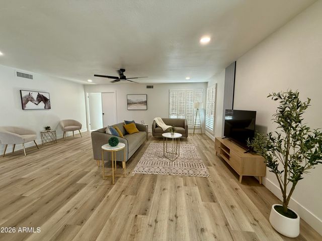 26220 S GLENBURN Drive, Sun Lakes, AZ 85248
