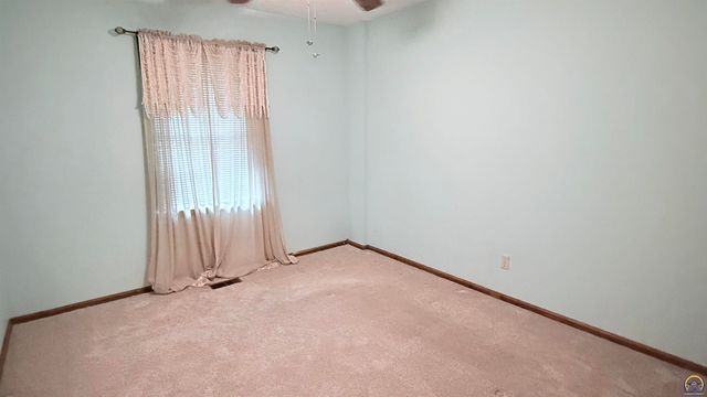 4210 SE Minnesota AVE, Topeka, KS 66609