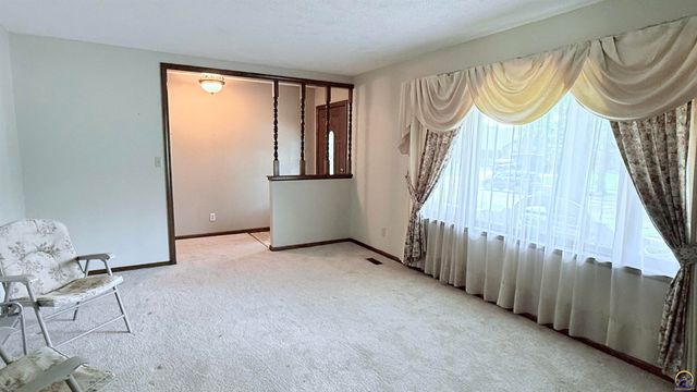 4210 SE Minnesota AVE, Topeka, KS 66609
