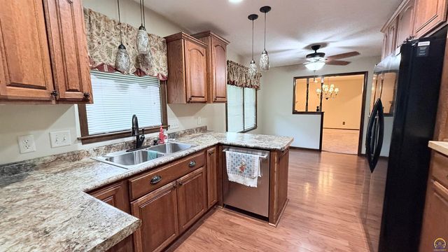 4210 SE Minnesota AVE, Topeka, KS 66609