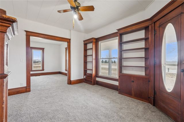 2921 220th Street, Winthrop, IA 50682