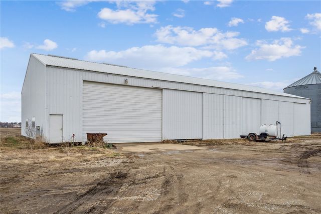 2921 220th Street, Winthrop, IA 50682