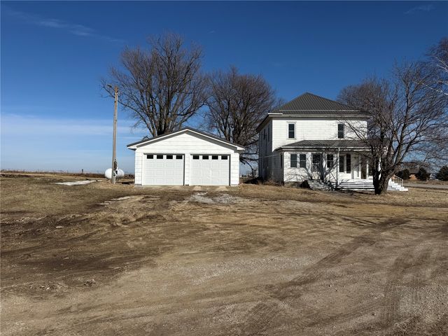 2921 220th Street, Winthrop, IA 50682