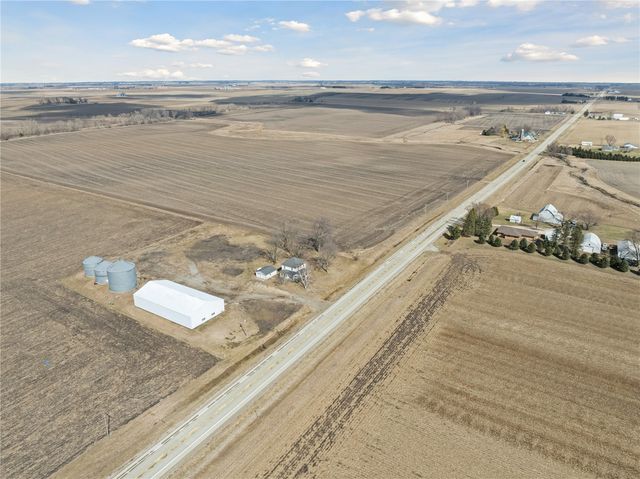 2921 220th Street, Winthrop, IA 50682