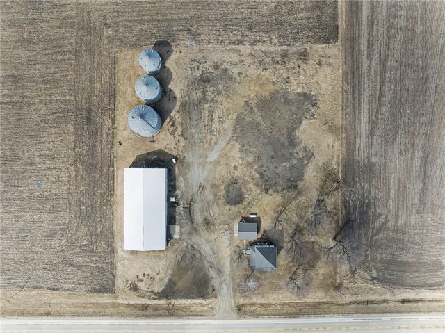 2921 220th Street, Winthrop, IA 50682