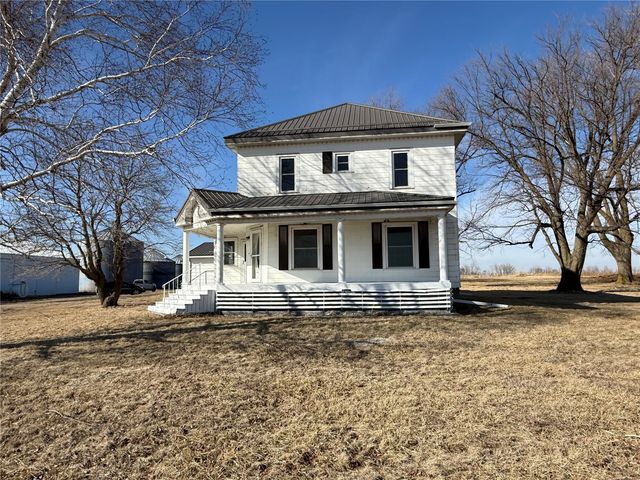 2921 220th Street, Winthrop, IA 50682