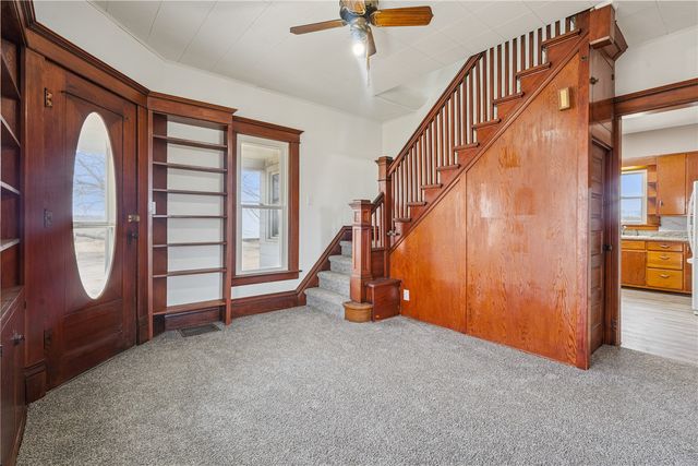 2921 220th Street, Winthrop, IA 50682