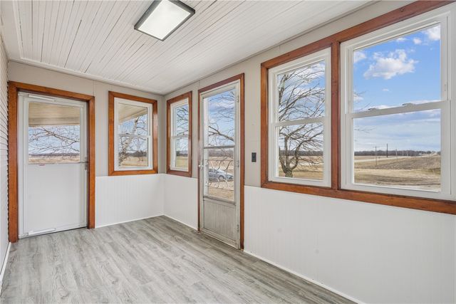 2921 220th Street, Winthrop, IA 50682