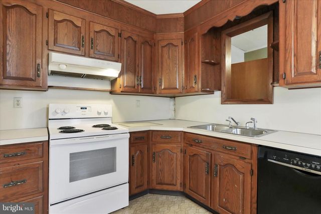 100 S FAYETTE ST S, Shippensburg, PA 17257