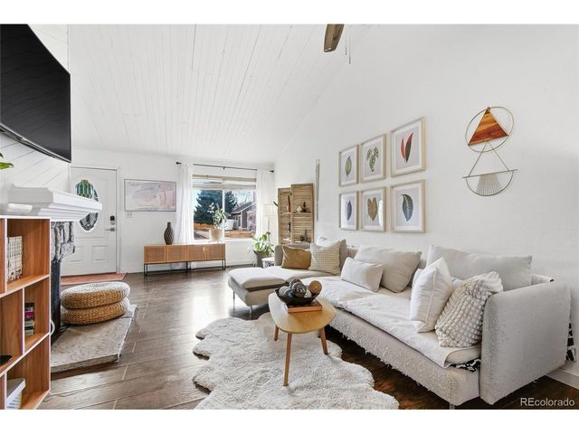 19462 E Milan Cir, Aurora, CO 80013