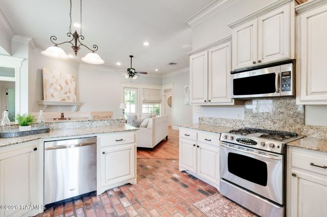 306 Moss Creek Drive, Lafayette, LA 70508
