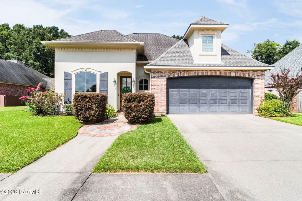 306 Moss Creek Drive, Lafayette, LA 70508