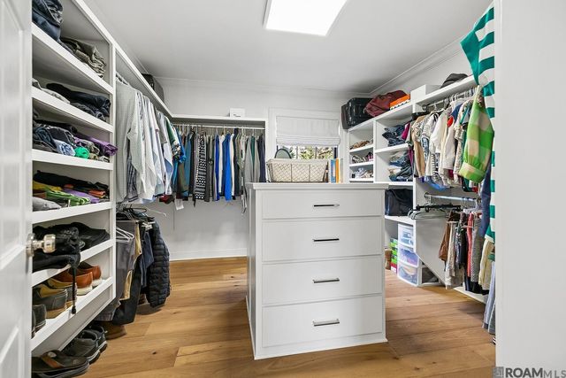 1713 Longwood Dr, Baton Rouge, LA 70808