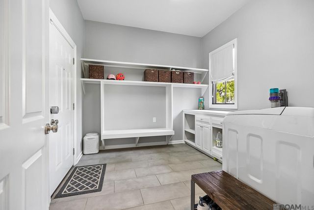 1713 Longwood Dr, Baton Rouge, LA 70808