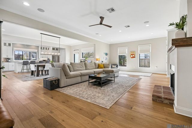 1713 Longwood Dr, Baton Rouge, LA 70808