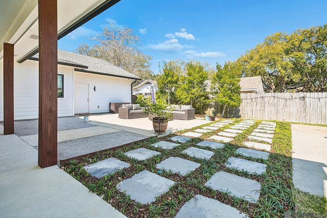 1713 Longwood Dr, Baton Rouge, LA 70808