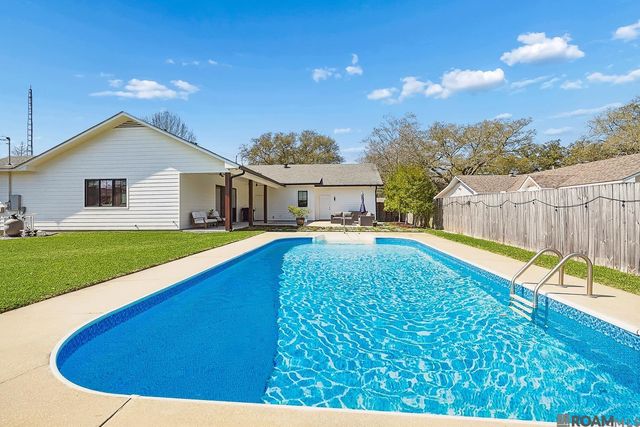 1713 Longwood Dr, Baton Rouge, LA 70808