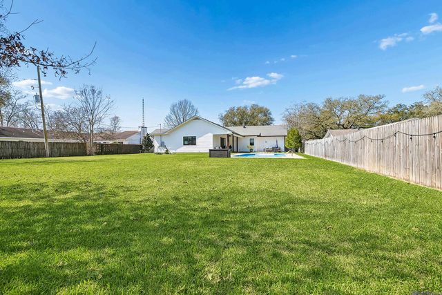 1713 Longwood Dr, Baton Rouge, LA 70808