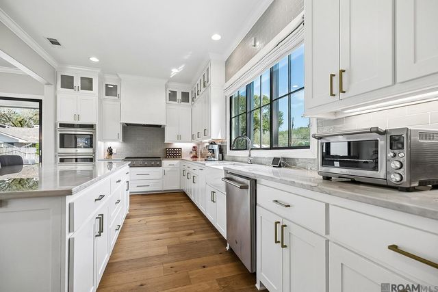 1713 Longwood Dr, Baton Rouge, LA 70808