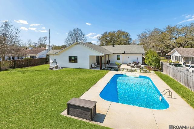 1713 Longwood Dr, Baton Rouge, LA 70808