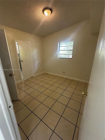 821 SW 2nd St, Florida City, FL 33034