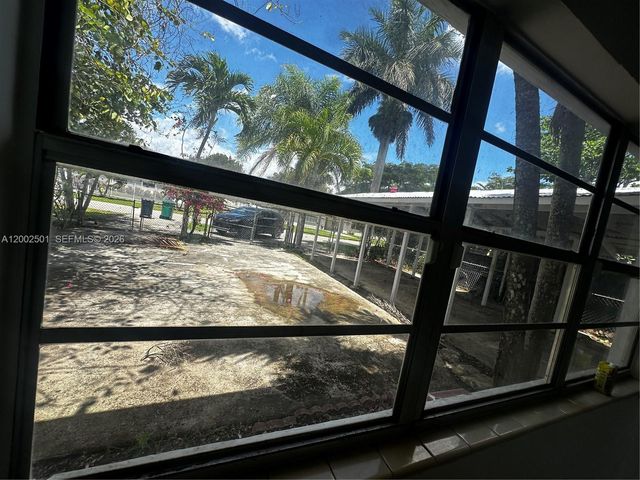 821 SW 2nd St, Florida City, FL 33034