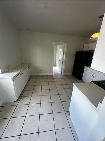 821 SW 2nd St, Florida City, FL 33034