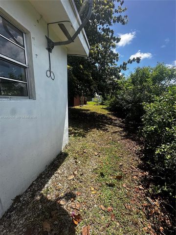 821 SW 2nd St, Florida City, FL 33034