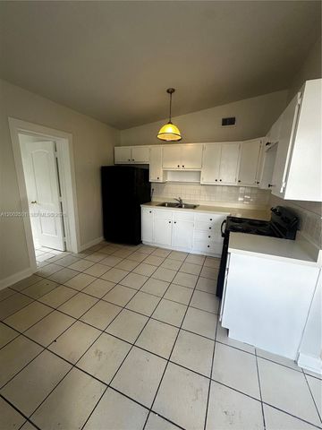 821 SW 2nd St, Florida City, FL 33034