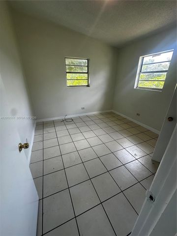 821 SW 2nd St, Florida City, FL 33034