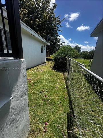 821 SW 2nd St, Florida City, FL 33034