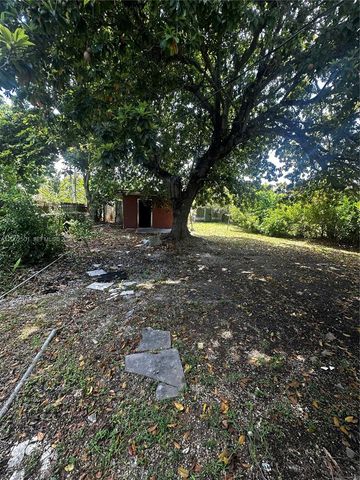 821 SW 2nd St, Florida City, FL 33034