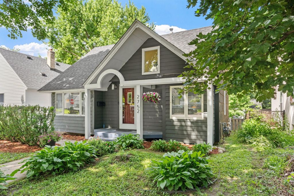 2752 Brunswick Avenue S, Saint Louis Park, MN 55416