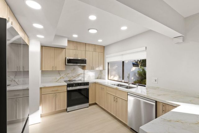 3012 Willow Ln, Hollywood, FL 33021