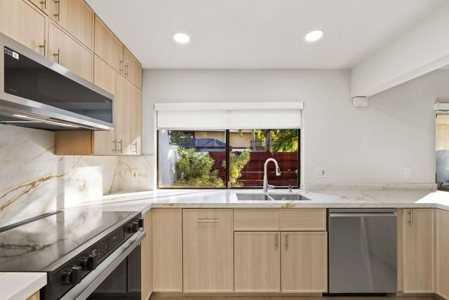 3012 Willow Ln, Hollywood, FL 33021