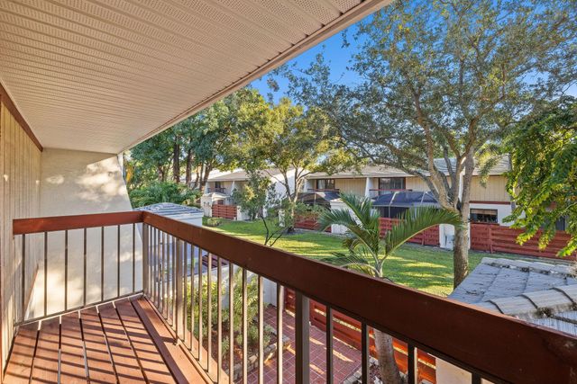 3012 Willow Ln, Hollywood, FL 33021