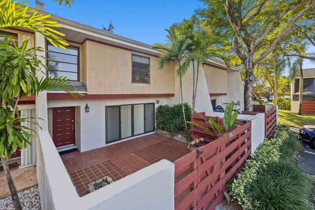 3012 Willow Ln, Hollywood, FL 33021