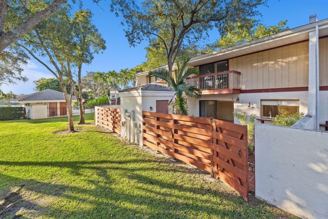 3012 Willow Ln, Hollywood, FL 33021