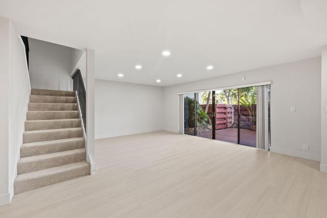 3012 Willow Ln, Hollywood, FL 33021