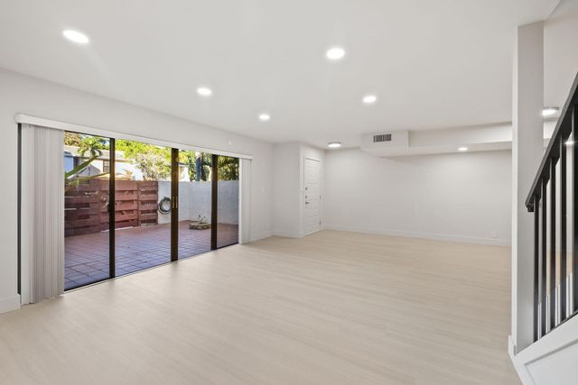 3012 Willow Ln, Hollywood, FL 33021