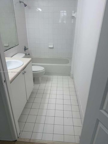 5099 NW 7th St 906, Miami, FL 33126