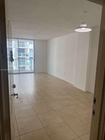 5099 NW 7th St 906, Miami, FL 33126