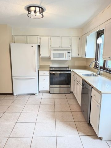 79 Porter Rd, East Longmeadow, MA 01028