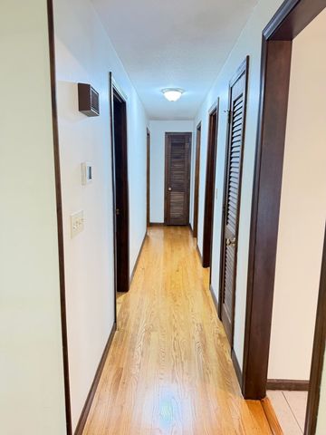 79 Porter Rd, East Longmeadow, MA 01028