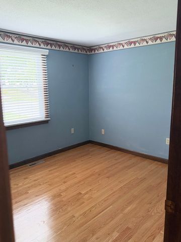 79 Porter Rd, East Longmeadow, MA 01028
