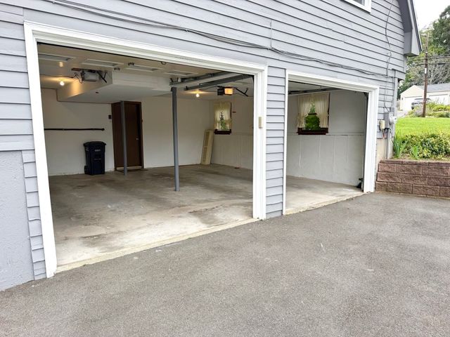 79 Porter Rd, East Longmeadow, MA 01028
